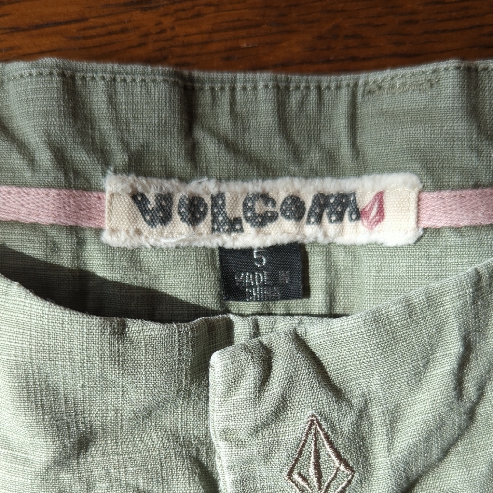 Volcom Shorts - Picture 2 of 10